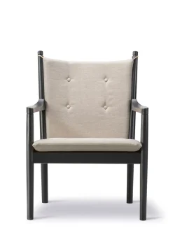Fredericia Furniture 1788 Chair by Hans J. Wegner Grand Linen Natural Clearance