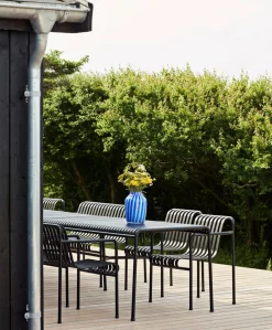 HAY 1 Palissade Bord , 2 Palissade Dining Armchair og 1 Palissade Bench Anthracite Hot