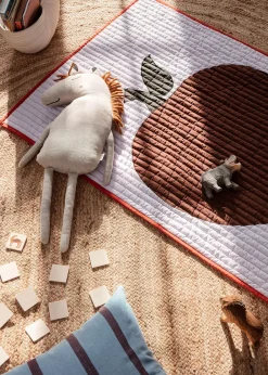 Kinder Ferm Living Animal Hand-Carved