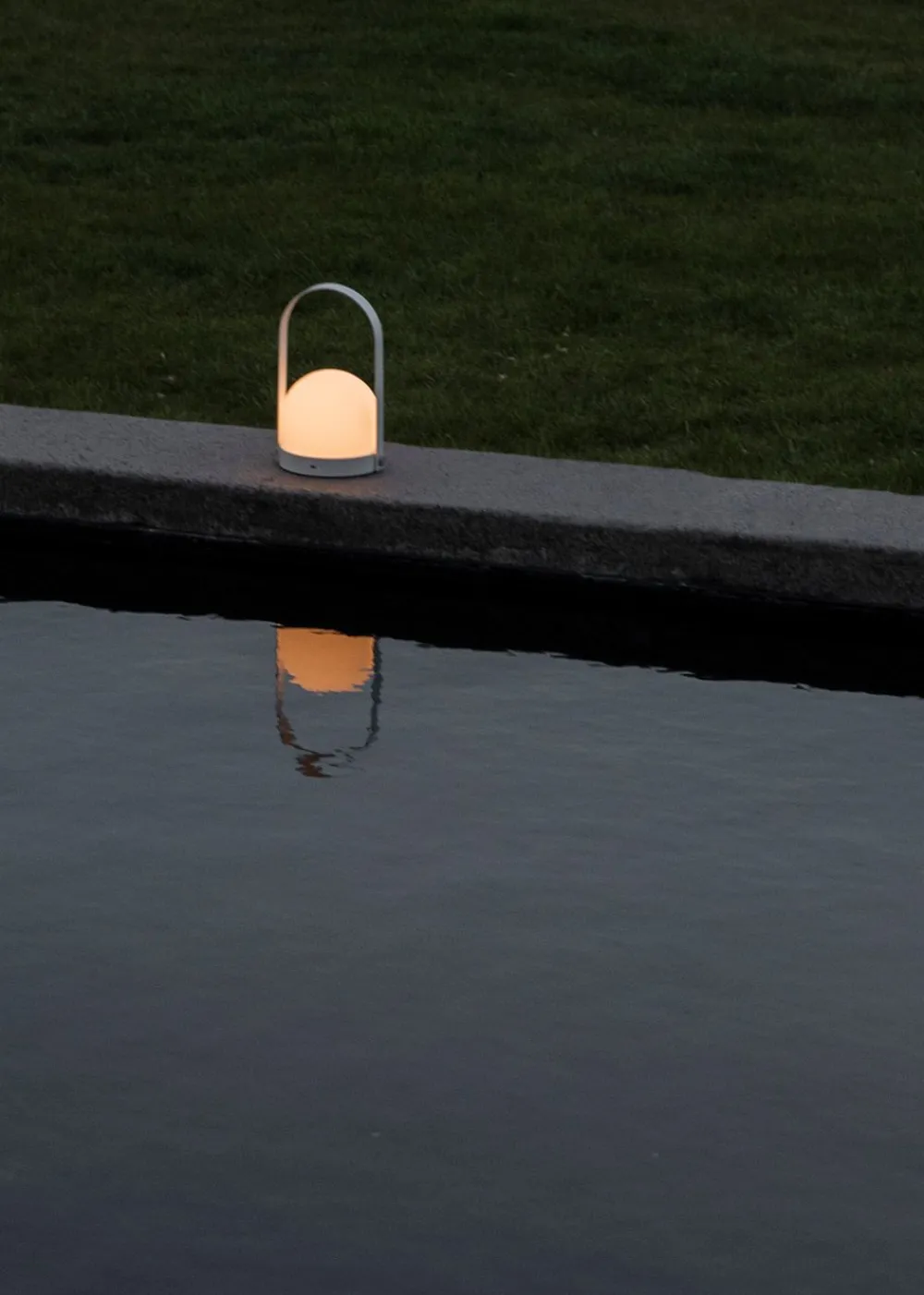 Audo Copenhagen Carrie table lamp - Portable