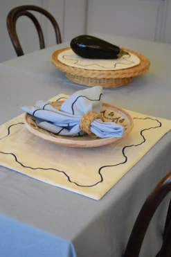 Jou Quilts Curved embroidery table cloth