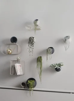 AYTM Globe Flowerpot