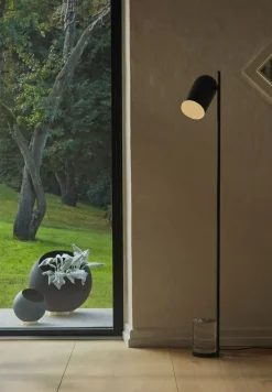 AYTM Globe Flowerpot