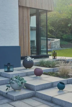 AYTM Globe Flowerpot