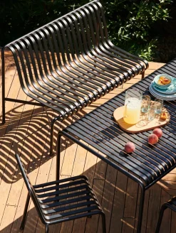 HAY PALISSADE / Table