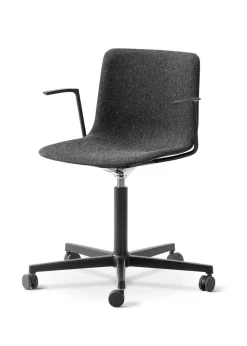 Fredericia Furniture Pato Office Armchair 4032 by Welling/Ludvik - Full Upholstery Hallingdal 180 Outlet